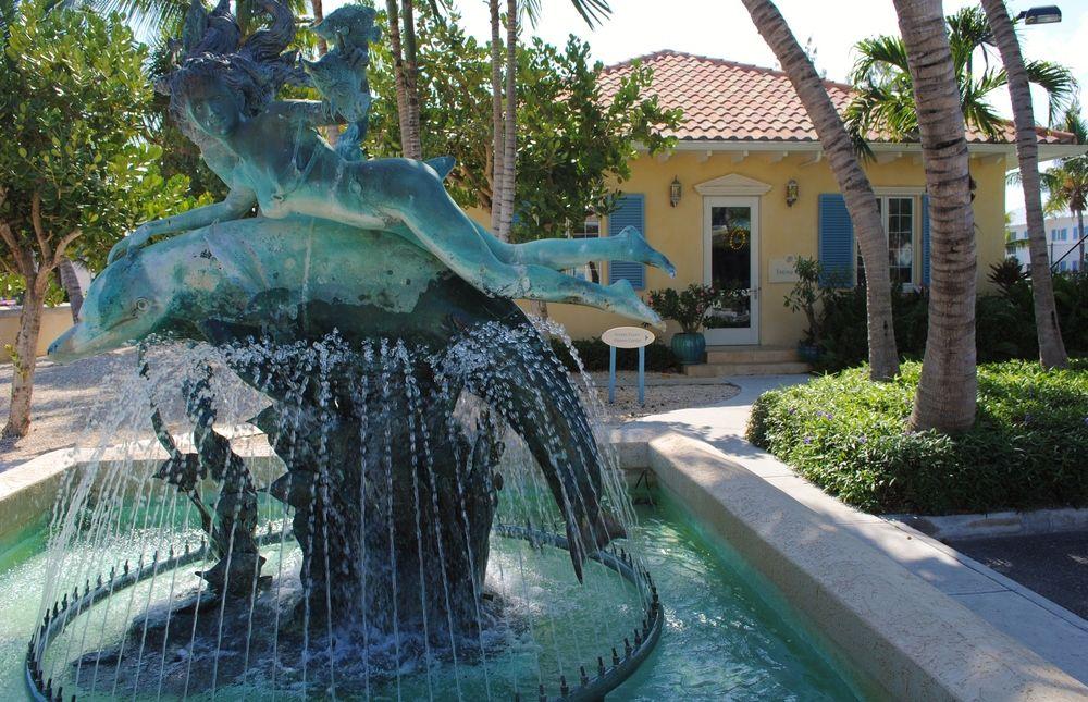 The Regent Grand Grace Bay Exterior foto