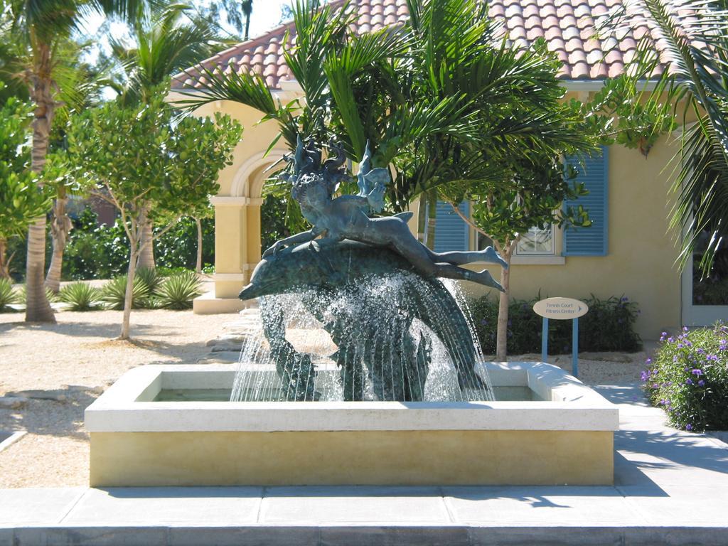 The Regent Grand Grace Bay Exterior foto