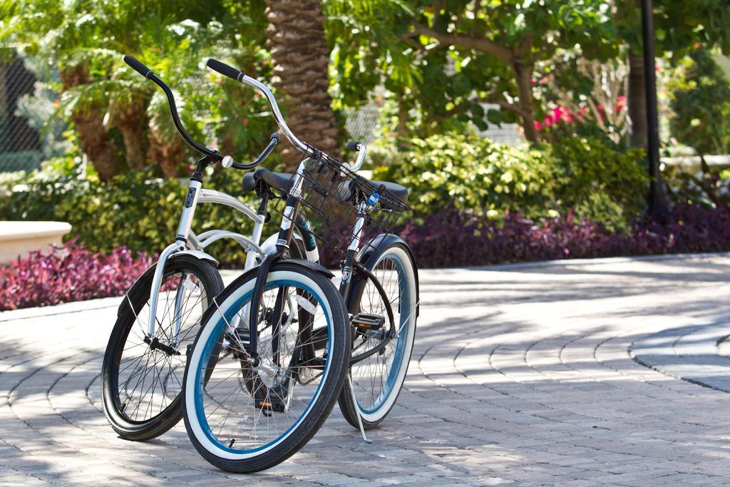 The Regent Grand Grace Bay Exterior foto