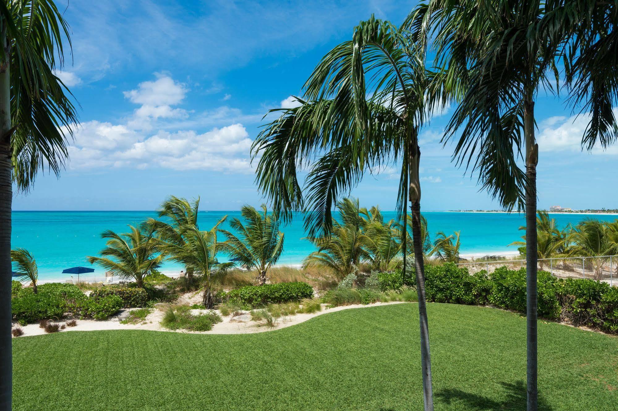 The Regent Grand Grace Bay Exterior foto